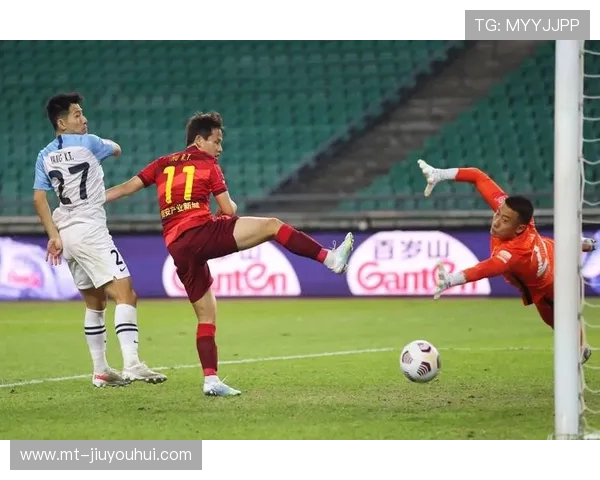 卡尔足球中裤透气舒适助力球场自由奔跑提升比赛表现全程更出色发挥 卡尔足球中裤透气舒适助力球场自由奔跑提升比赛表现全程更出色发挥